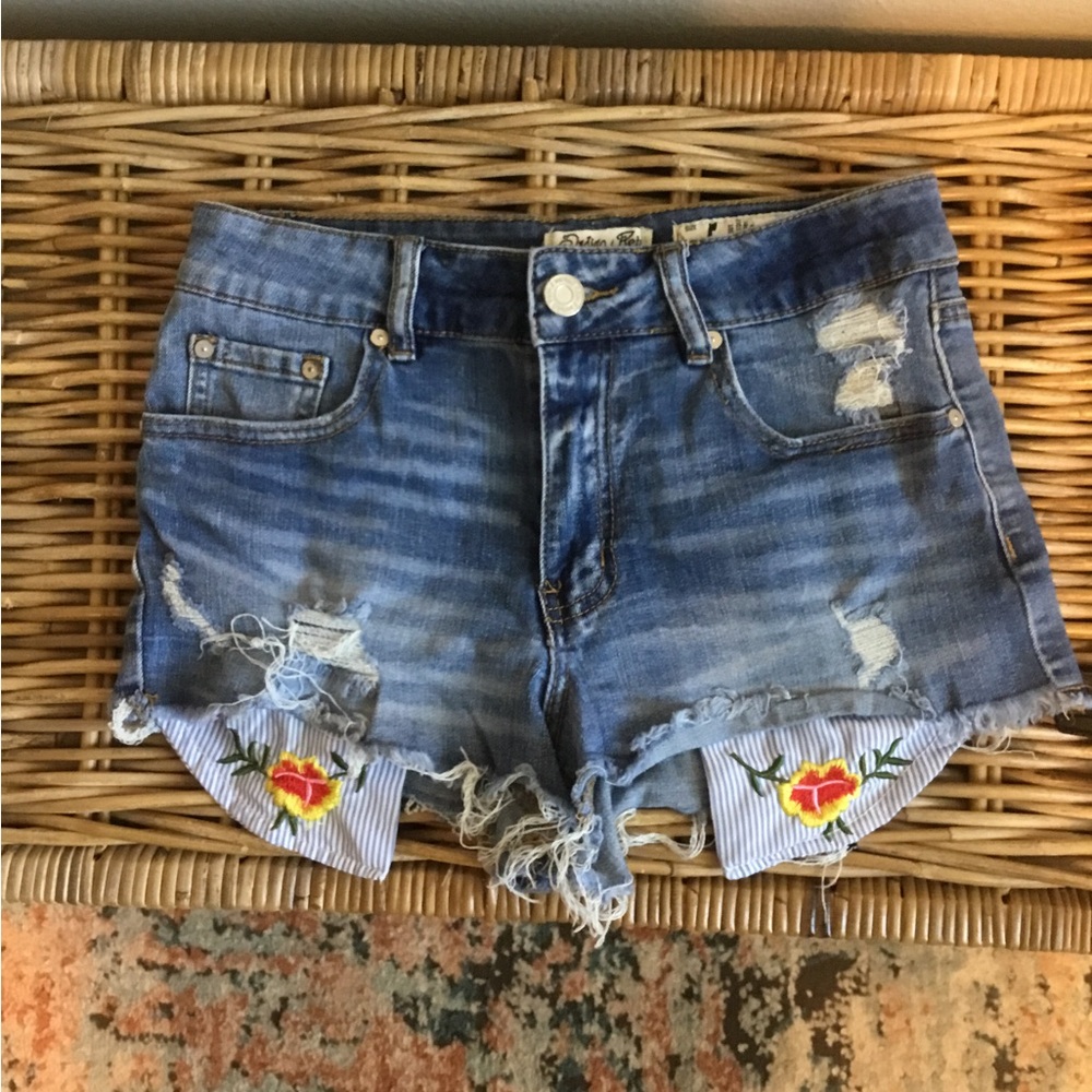 Indigo Rein DENIM Blue Jean Shorts with floral Details